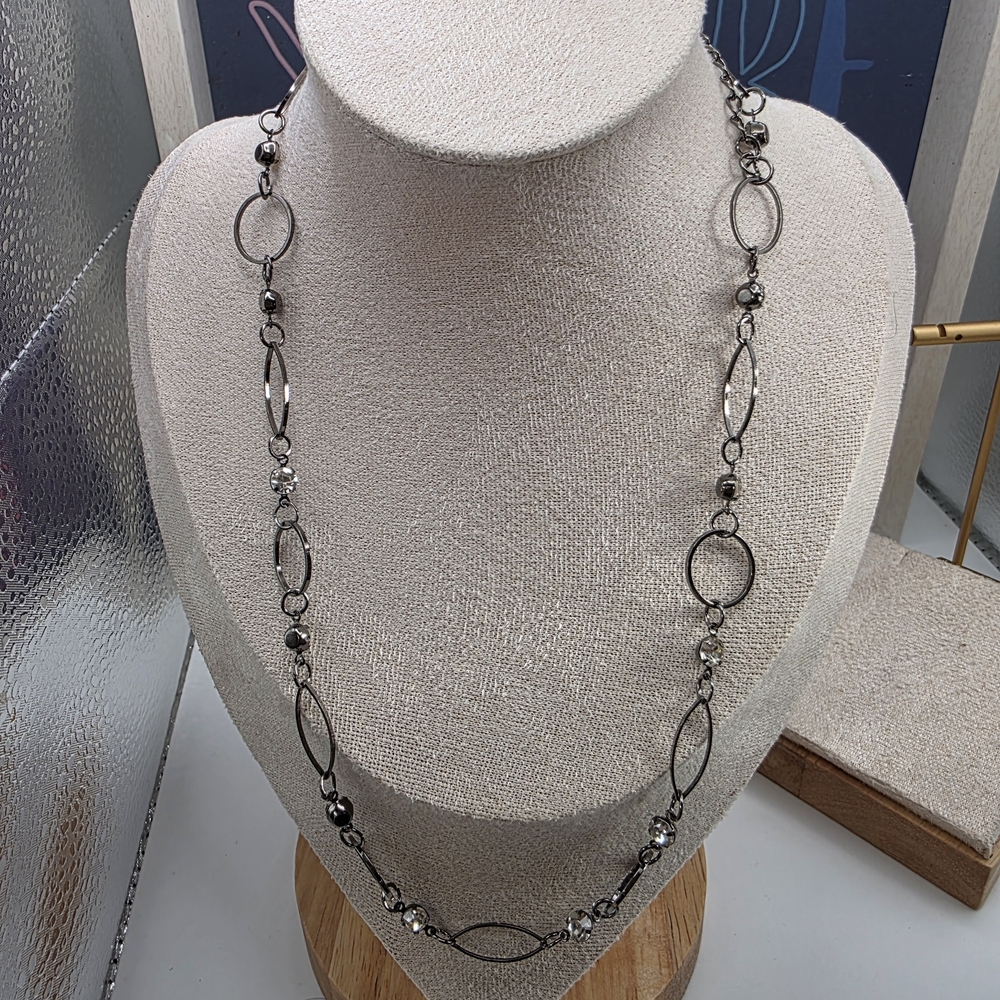 Silver and Black Loops Necklace (039)